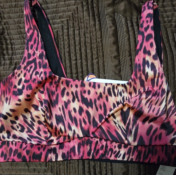 Fabletics Sport Bra 4 Bundle - Picture 3 of 9
